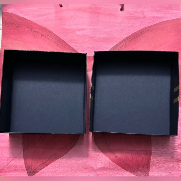 Authentic Dior Limited Edition Holiday Empty Gift
Box Blue & Gold - Picture 5 of 6